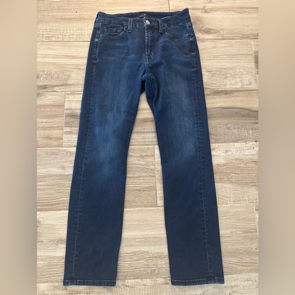 Jen 7 Slim Boyfriend jeans in great condition. Size 4 great condition